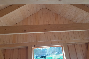 Gartenhaus: Innenansicht Giebel mit Fenster