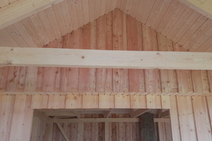 Gartenhaus: Innenansicht Querbalken